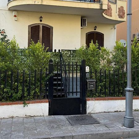 A&G Apartment Naxos-Taormina จีอาร์ดีนี นักซอส ภายนอก รูปภาพ