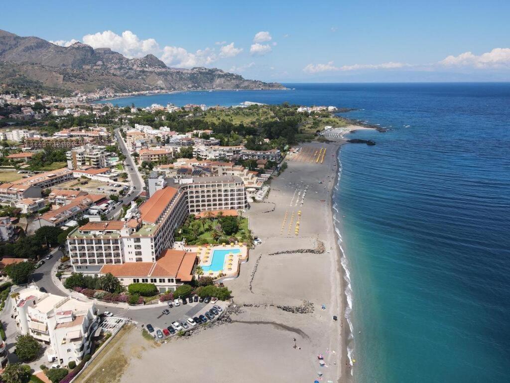 A&G Apartment Naxos-Taormina จีอาร์ดีนี นักซอส ภายนอก รูปภาพ