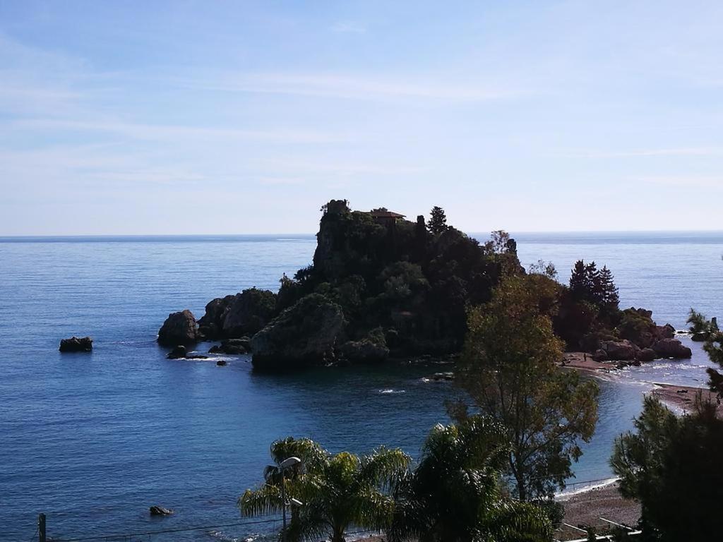 A&G Apartment Naxos-Taormina จีอาร์ดีนี นักซอส ภายนอก รูปภาพ